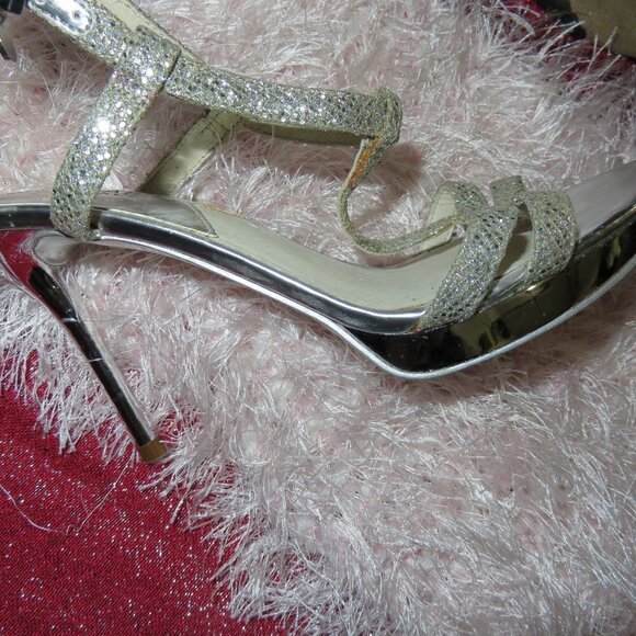 Michael Kors T strap Embellished Leather Sandals Silver Glitter sz 5.5 - Picture 9 of 14